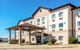 Quality Inn & Suites Salem Near I-57